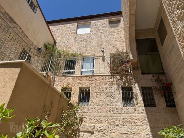 דירה, עיניים למשפט 12, מחנה יהודה - לב העיר, ירושלים