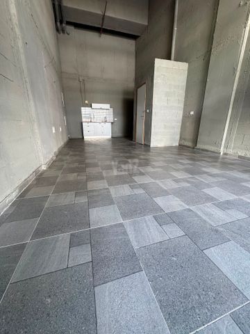 חנויות/ שטח מסחרי