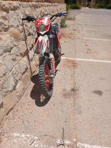 מודעת רכב גאס-גאס EC300F