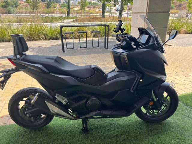 מודעת רכב הונדה FORZA750
