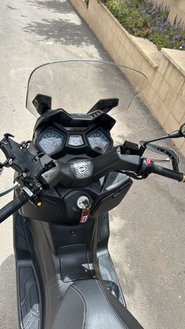 מודעת רכב סאן יאנג ג'וי-מקס Z-300