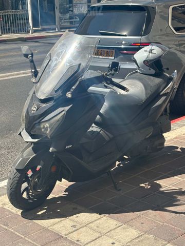מודעת רכב סאן יאנג קרוזים 300