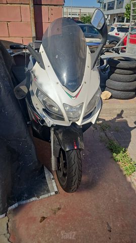 מודעת רכב אפריליה SRV 850