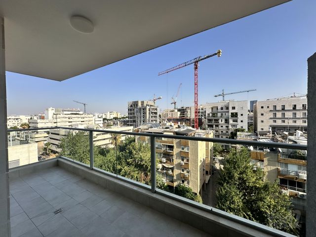 ז'בוטינסקי 10