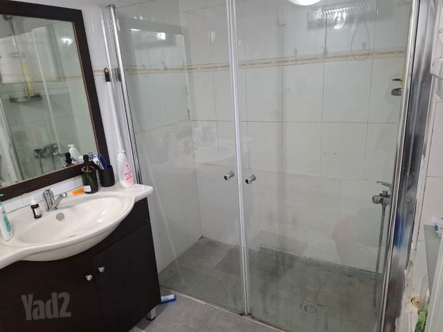 תמונה 3 של דירת 1.5 חדרים להשכרה בחולון
