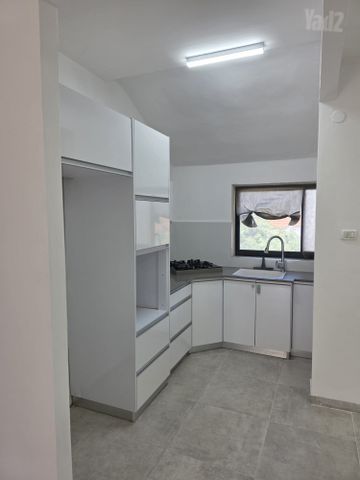 גורדון 16