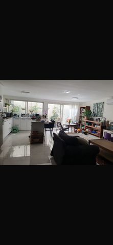 נוף חפר 16