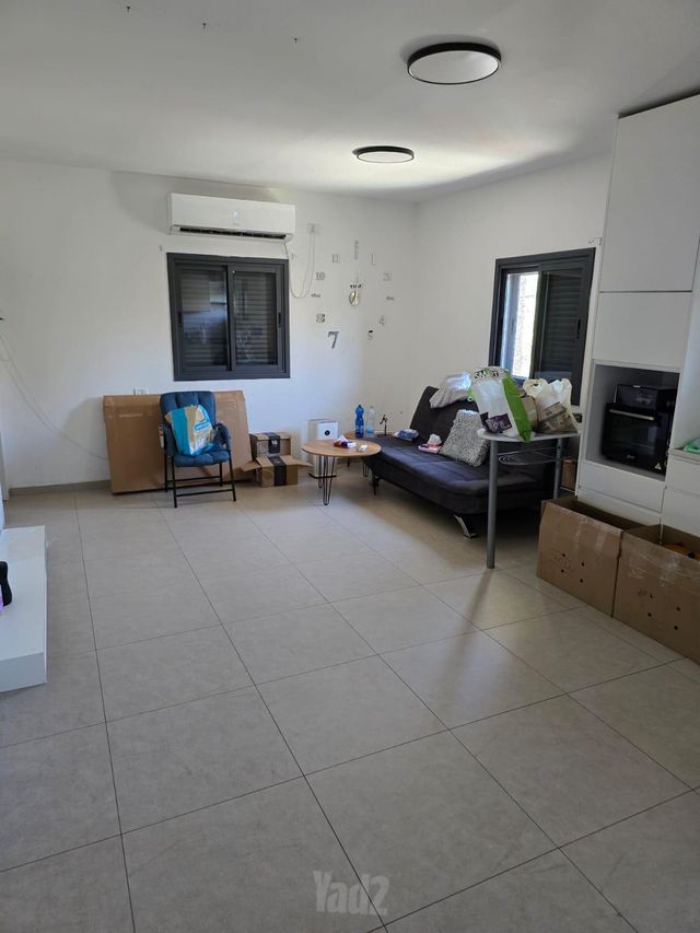 דירה, שדרות לוחמי הגטאות 17, בית וקאנטרי, גיורא יוספטל, גבעת שמואל