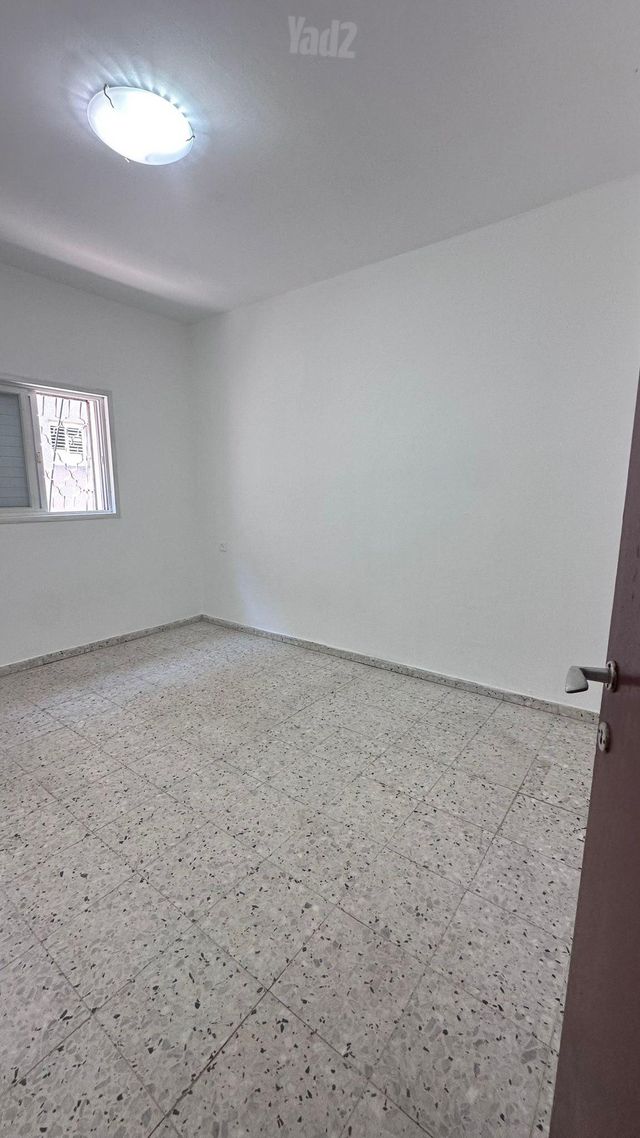 דירה, תותחנים 5, אזור תעשיה, בת ים