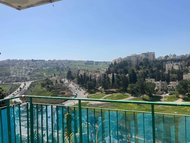 דירה למכירה בירושלים (תיווך) — 2
