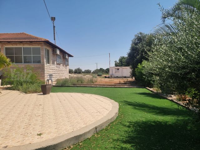 משק חקלאי/ נחלה למכירה בלוזית (תיווך) — 2