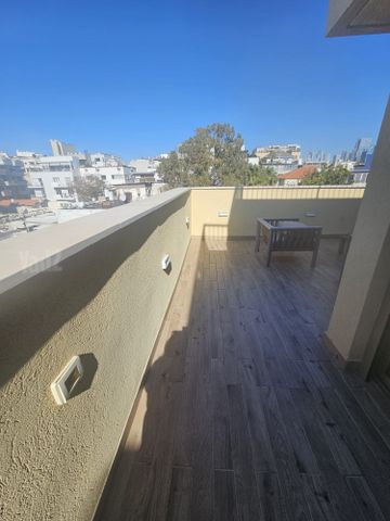 דופלקס להשכרה בתל אביב יפו (תיווך) — 2