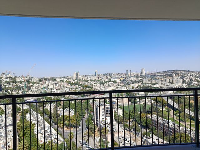תמונה 3 של דירת 4 חדרים להשכרה בירושלים