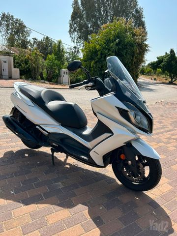 מודעת רכב קימקו דאון-טאון 350