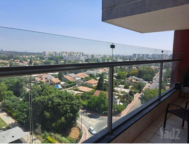 תמר 3