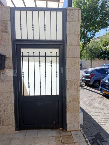 דירת גן למכירה בירושלים — 5