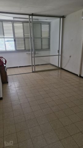 אריה מוצקין 14