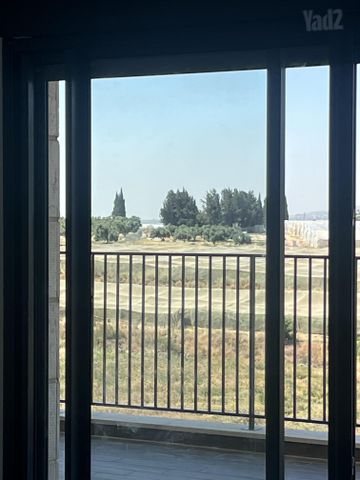 יצחק ארנסט נבנצל 1