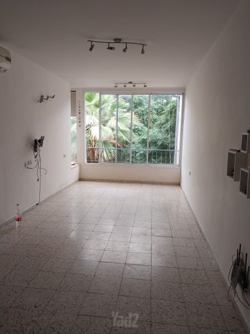 שדרות העם הצרפתי 16