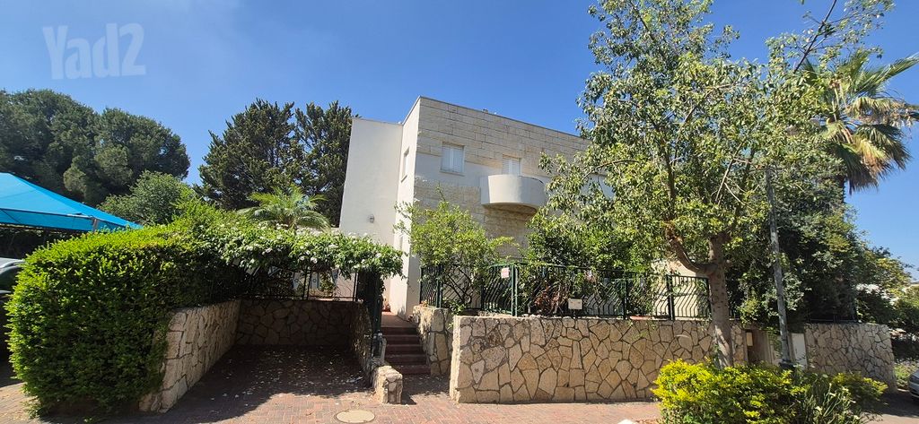 תפוח 4