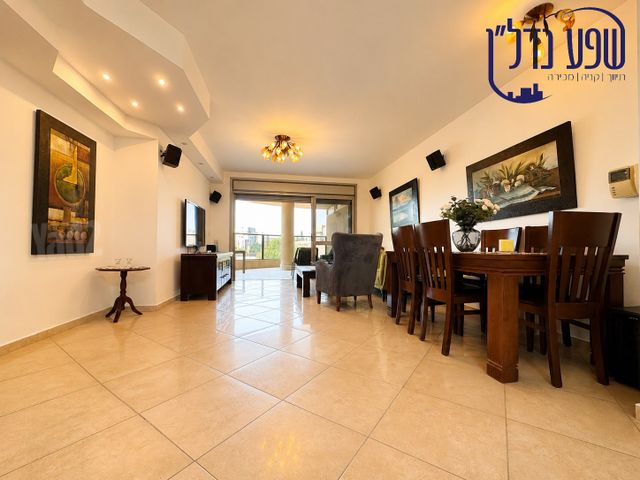 עוזי נרקיס 3
