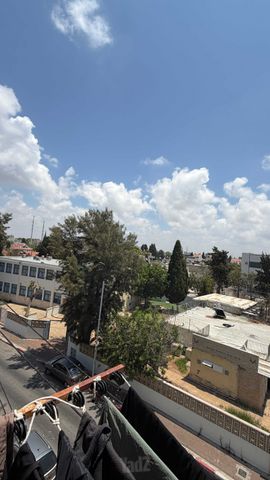 החלוצים 14
