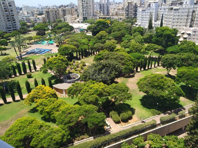 ד"ר יוחנן בדר 