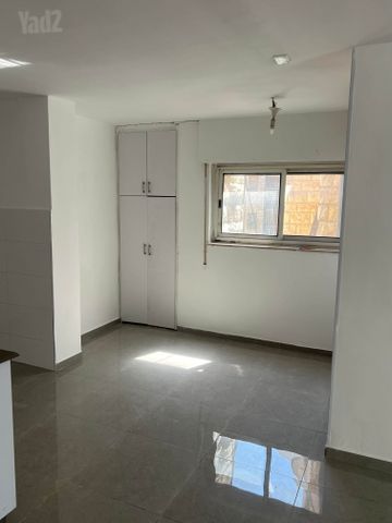 דירה להשכרה בירושלים (תיווך) — 2