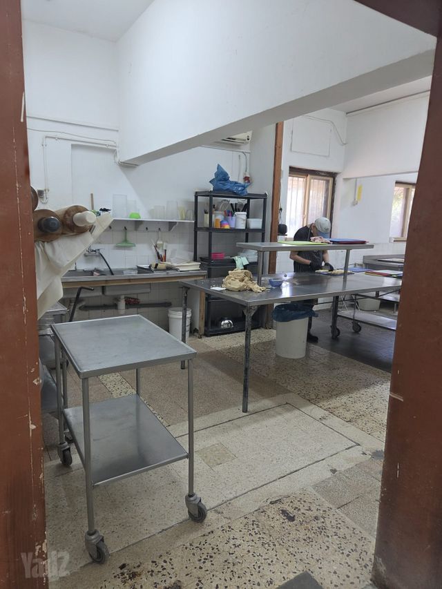 חנויות/ שטח מסחרי, יפעת