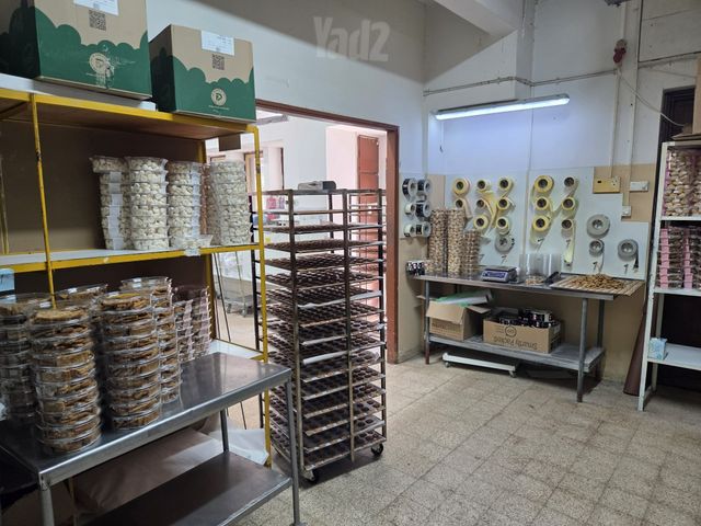 חנויות/ שטח מסחרי