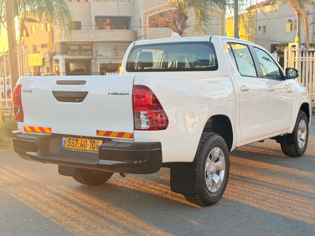 מודעת רכב טויוטה היילקס 2