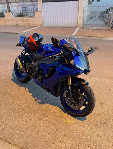 מודעת רכב ימאהה YZF-R1