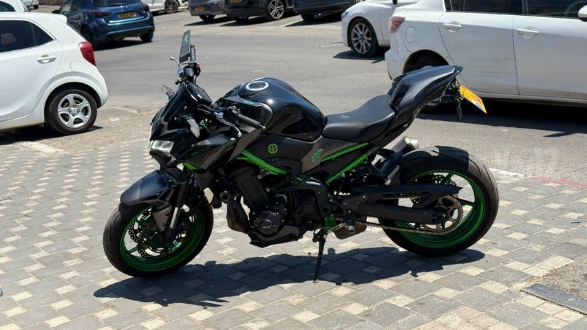 מודעת רכב קאוואסאקי Z900