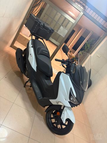 מודעת רכב סאן יאנג ג'וי-מקס 250 XI