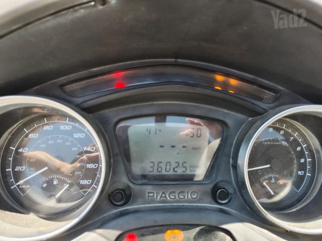 מודעת רכב פיאג'ו MP3 300
