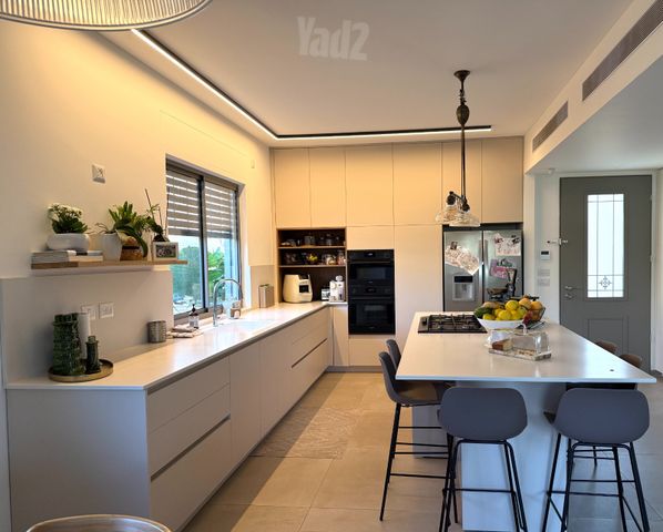 הקטיף 4