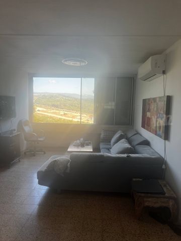 סיגליות 27