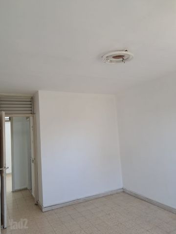 פנחס ספיר 15