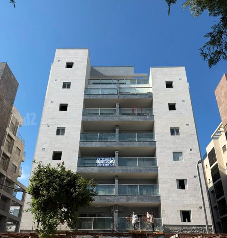 קרן היסוד 19
