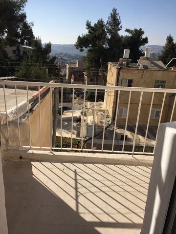 דירה להשכרה בירושלים (תיווך) — 5