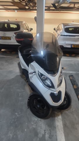 מודעת רכב פיאג'ו MP3 500