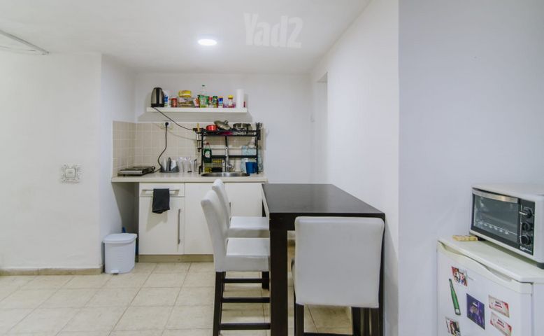הנורית 48