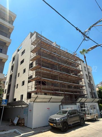 עציון 16
