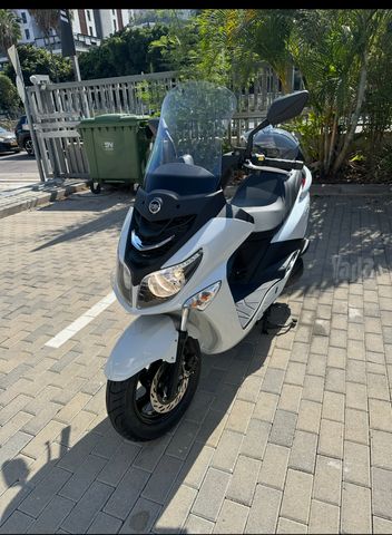מודעת רכב סאן יאנג ג'וי רייד 200