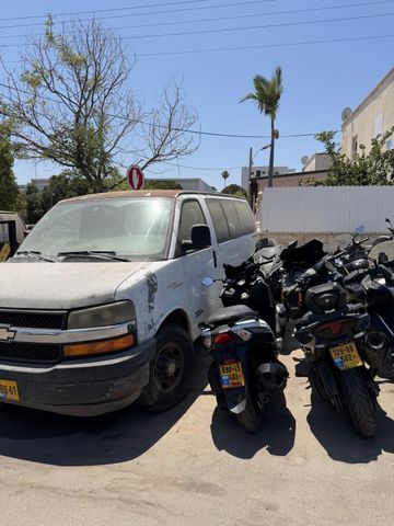 מודעת רכב GMC