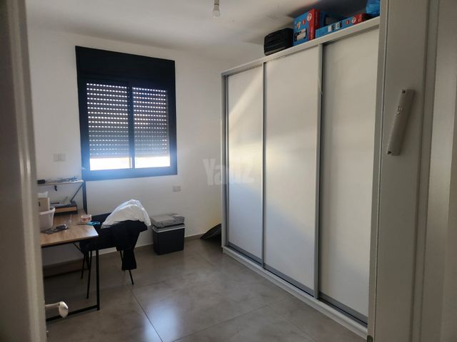 אדמונית החורש 8