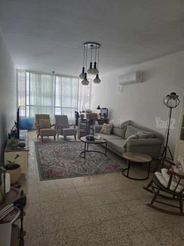 ש. בן ציון 13