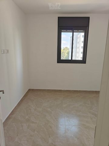 אסתר ארדיטי 12