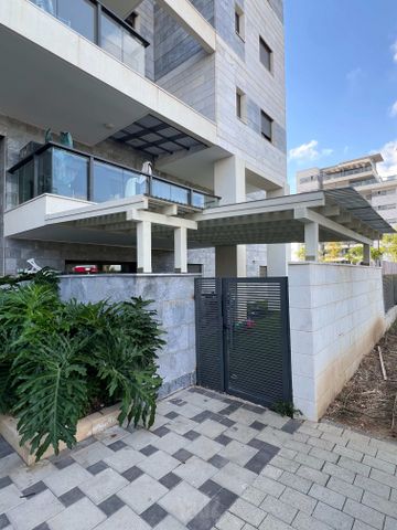 חיים לבב 27