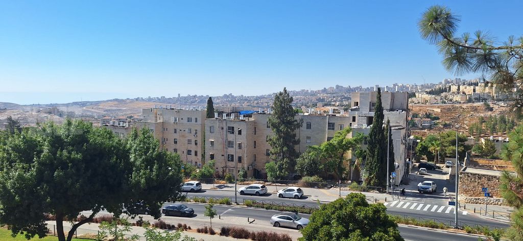 דירה למכירה בירושלים (תיווך) — 3